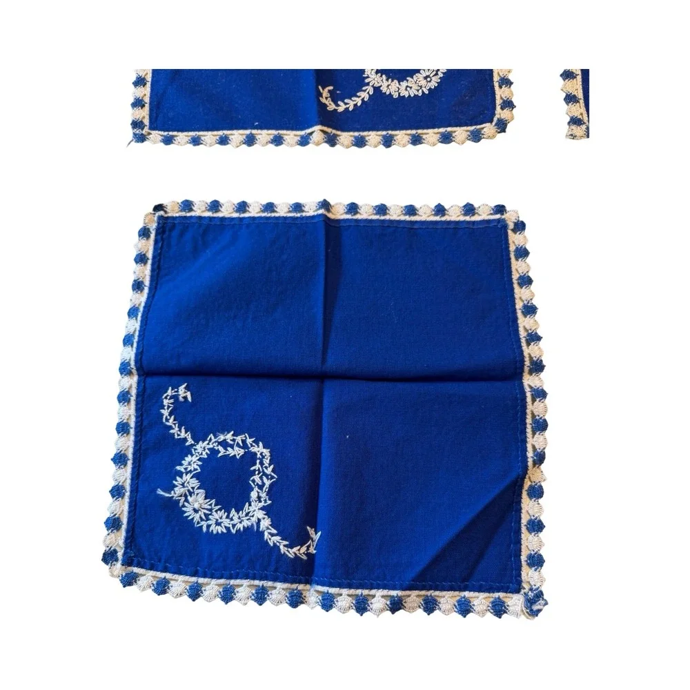 Unbranded vintage royal